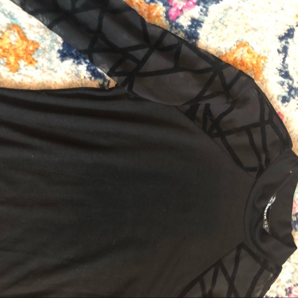 Shirt with sheer sleeves - Picture 4 of 4